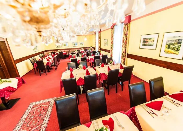 ホテル Neue Post シュラートミンク